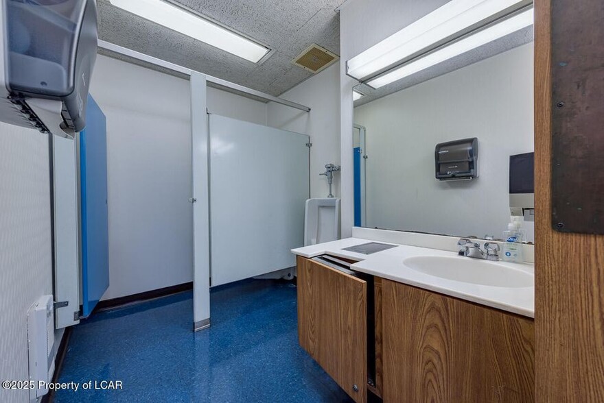 More Photos Of 14 N Main St, Plains Bank For Sale