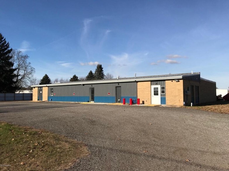 More Photos Of 2565 111th Ave, Allegan Office For Sale