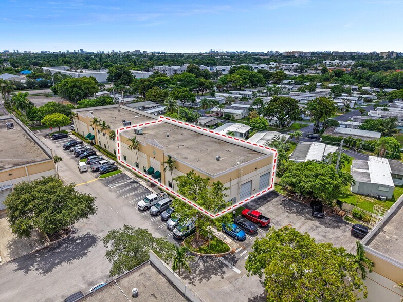 More Photos Of 917 NW 31st Ave, Pompano Beach Service For Sale