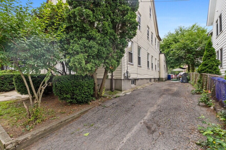 More Photos Of 31-33 Lothrop St, Boston Apartments For Sale