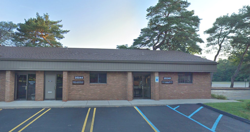 20244 Farmington Rd, Livonia, MI 48152 Medical Office For Lease