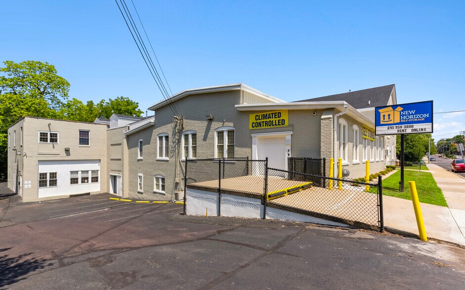 More Photos Of 113 E Chestnut St, Souderton Self Storage For Sale