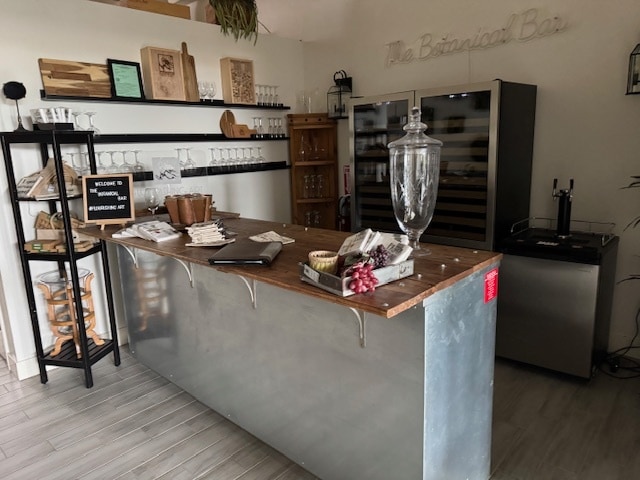 More Photos Of 407-413 E 19th St, Bakersfield Storefront For Sale