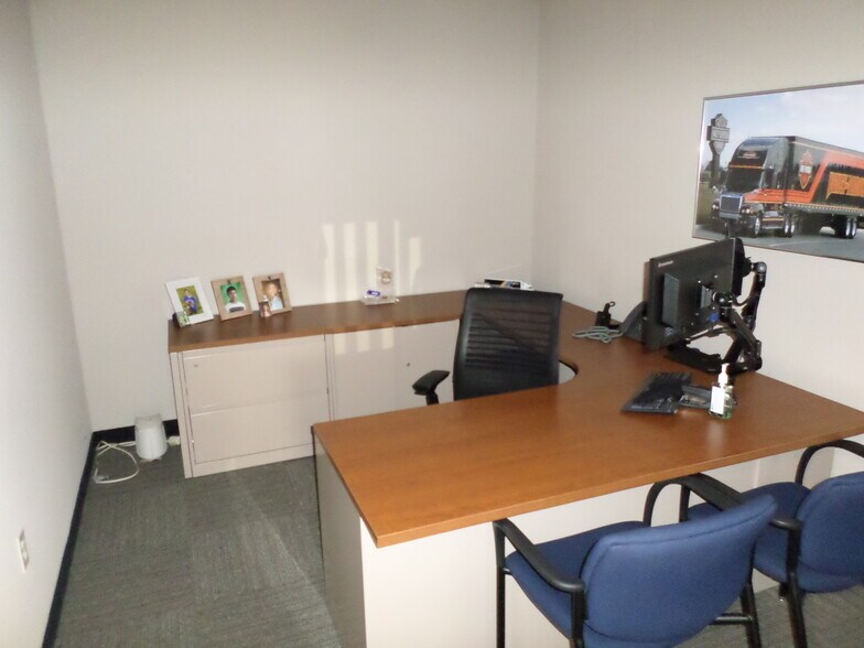 More Photos Of 2208 Quarry Dr, West Lawn Office For Lease