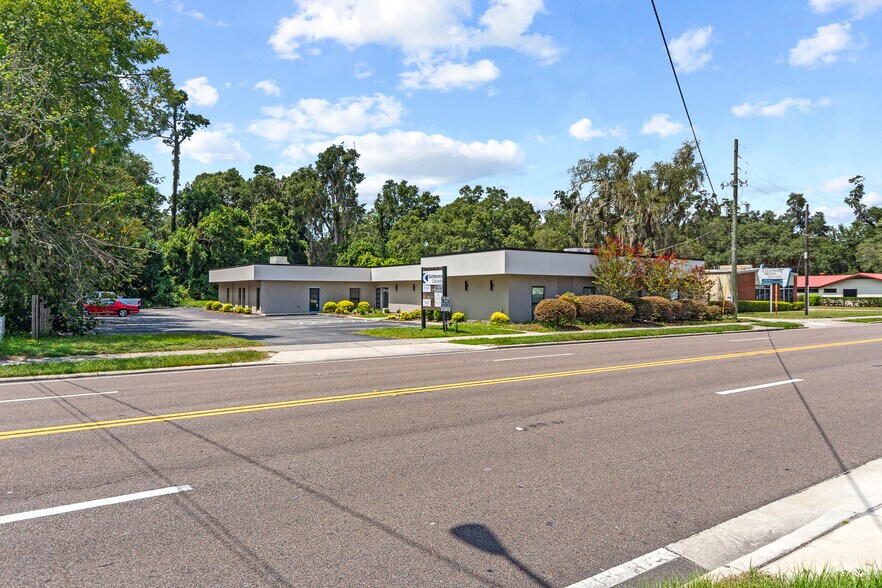 More Photos Of 2720 NW 6th St, Gainesville Medical For Lease