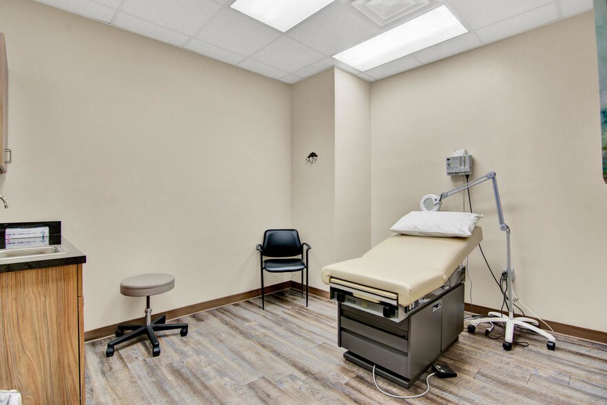 More Photos Of 930 Harper Blvd SW, Melbourne Medical For Lease