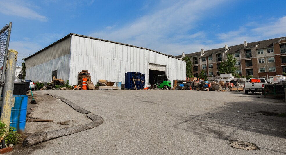 More Photos Of 5408 Branchville Rd, College Park Warehouse For Lease