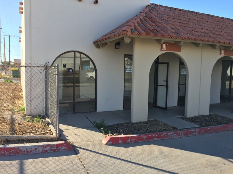 More Photos Of 280 Avenida Campillo, Calexico Flex For Lease
