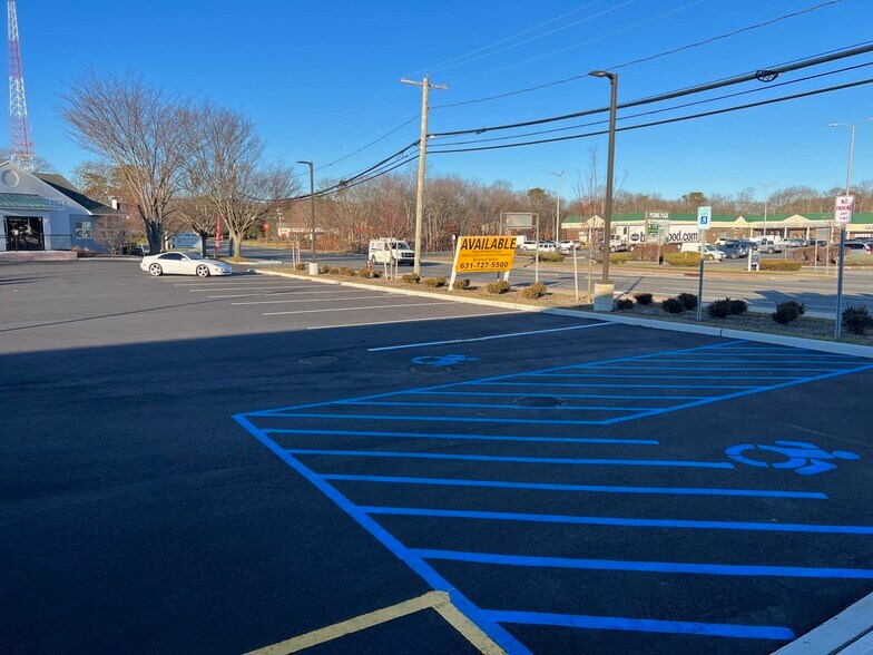 More Photos Of 1352 E Main St, Riverhead Freestanding For Lease