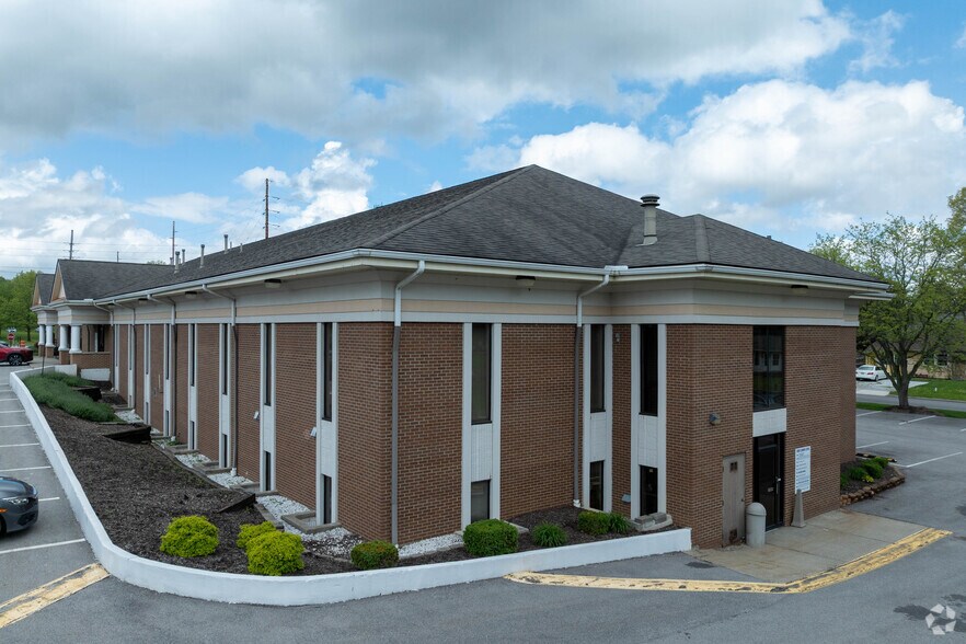 Primary Photo Of 3869 Darrow Rd, Stow Office For Sale