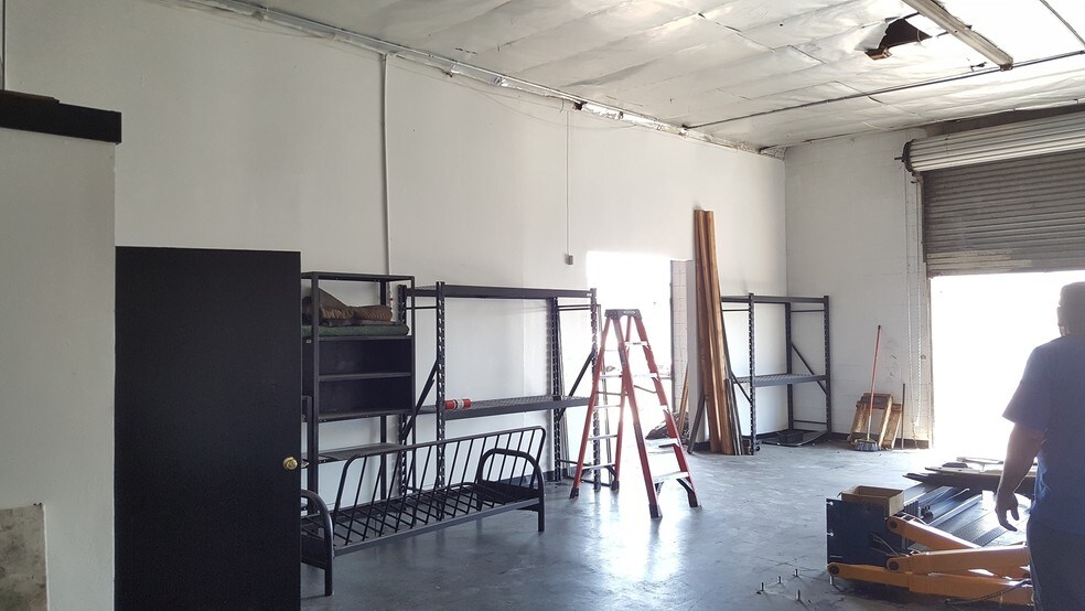 More Photos Of 1355 Brooks St, Ontario Warehouse For Lease