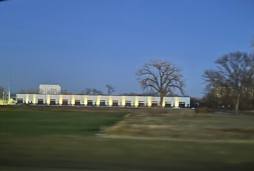 More Photos Of 900 W 25th St, South Sioux City Warehouse For Lease