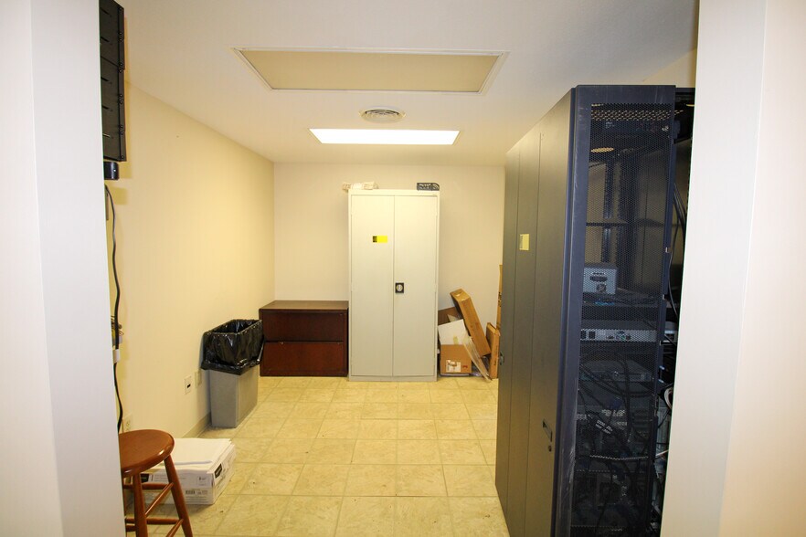 More Photos Of 7350 IL-111, South Roxana Specialty For Sale
