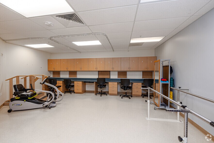 More Photos Of 3255 Independence St, Cape Girardeau Hospital For Sale