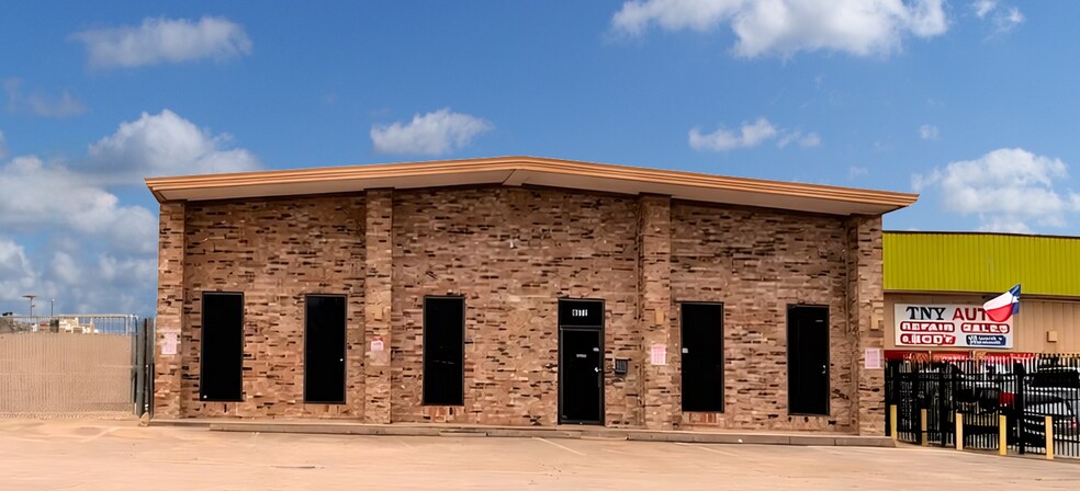 Primary Photo Of 9572 Kempwood Dr, Houston Light Manufacturing For Sale