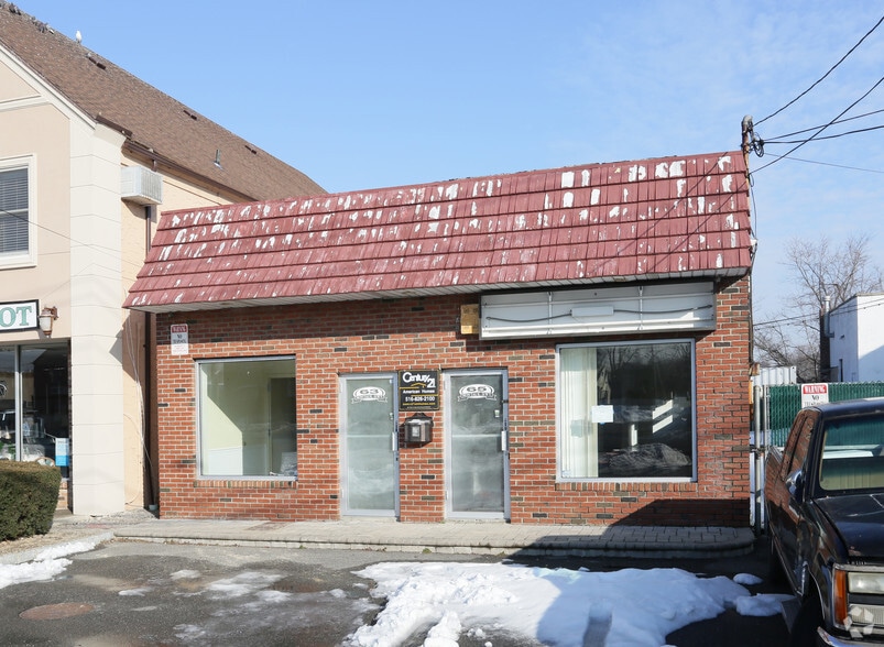 More Photos Of 63 Montauk Hwy, Copiague Freestanding For Lease