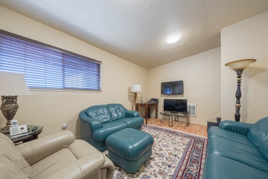 More Photos Of 6 S Wood St, Salinas Hotel For Sale