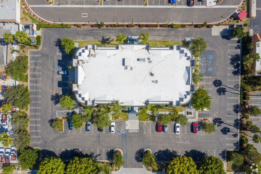 More Photos Of 221 W Crest St, Escondido Office For Sale