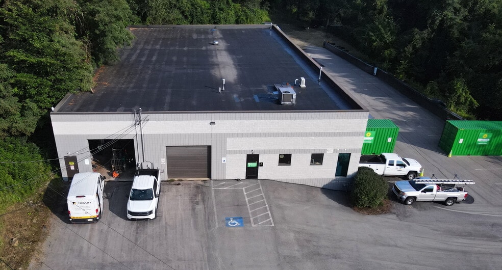 Primary Photo Of 772 Pine Valley Dr, Pittsburgh Distribution For Lease