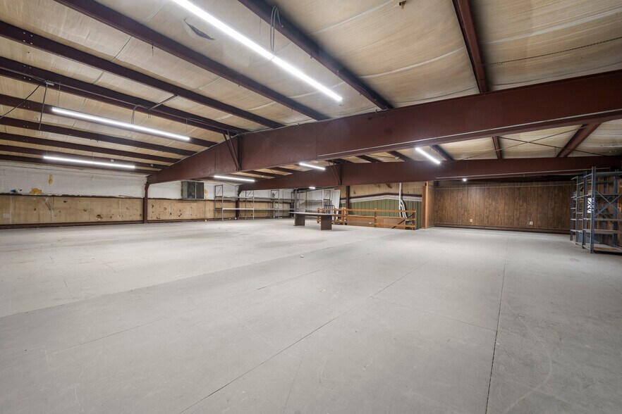 More Photos Of 597 Winthrop St, Taunton Manufacturing For Lease