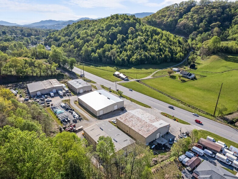 More Photos Of 2466 Dellwood Rd, Waynesville Auto Repair For Sale