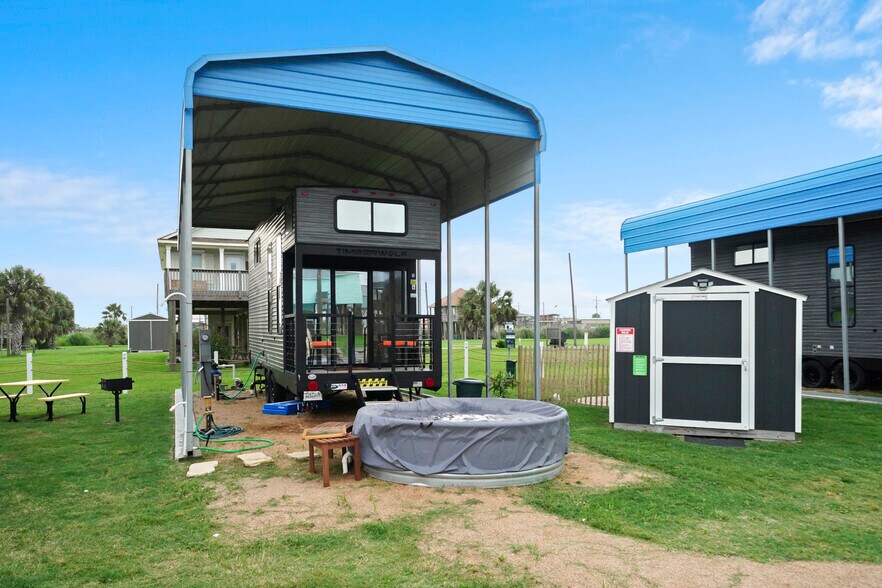 More Photos Of 1845 Oleander, Crystal Beach Trailer Camper Park For Sale