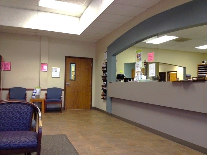 More Photos Of 2535 E Lincoln St, Wichita Medical For Lease