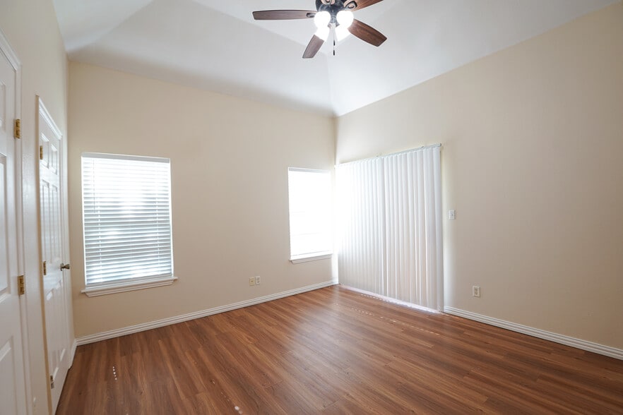 More Photos Of 1101 Cates St, Bridgeport Multifamily For Sale