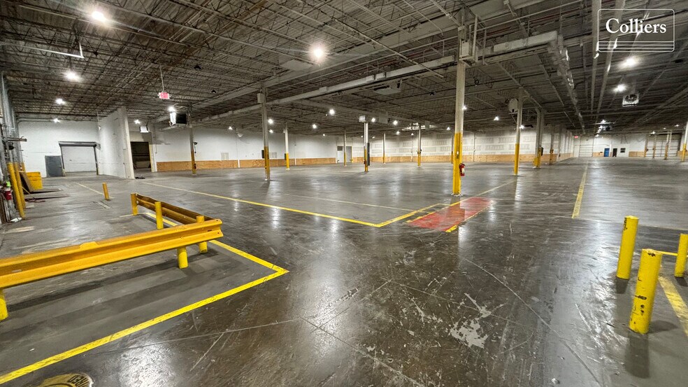 More Photos Of 1315 N 13th St, Rogers Industrial For Sale