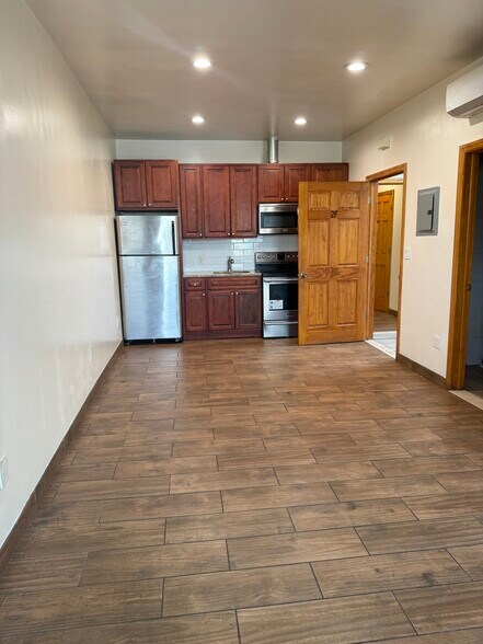 More Photos Of , Saint Albans General Retail For Sale