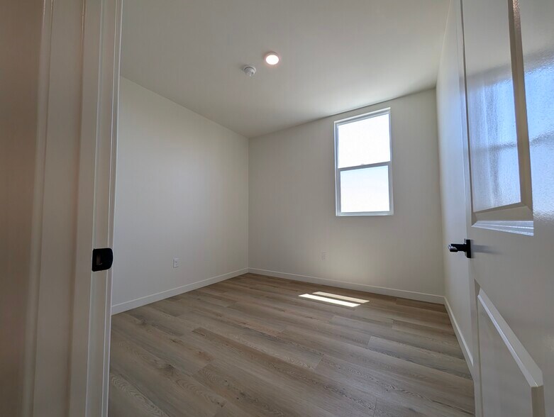 More Photos Of 1156 W Florence Ave, Los Angeles Apartments For Sale