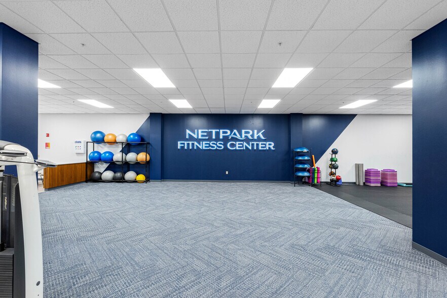 More Photos Of 5701 E Hillsborough Ave, Tampa Office For Lease