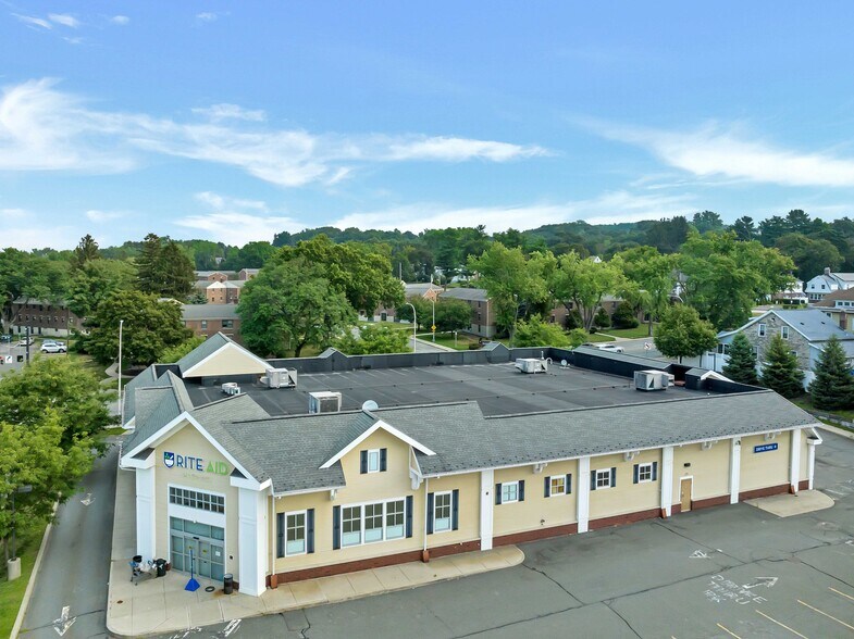 More Photos Of 272 Hoosick St, Troy Freestanding For Lease