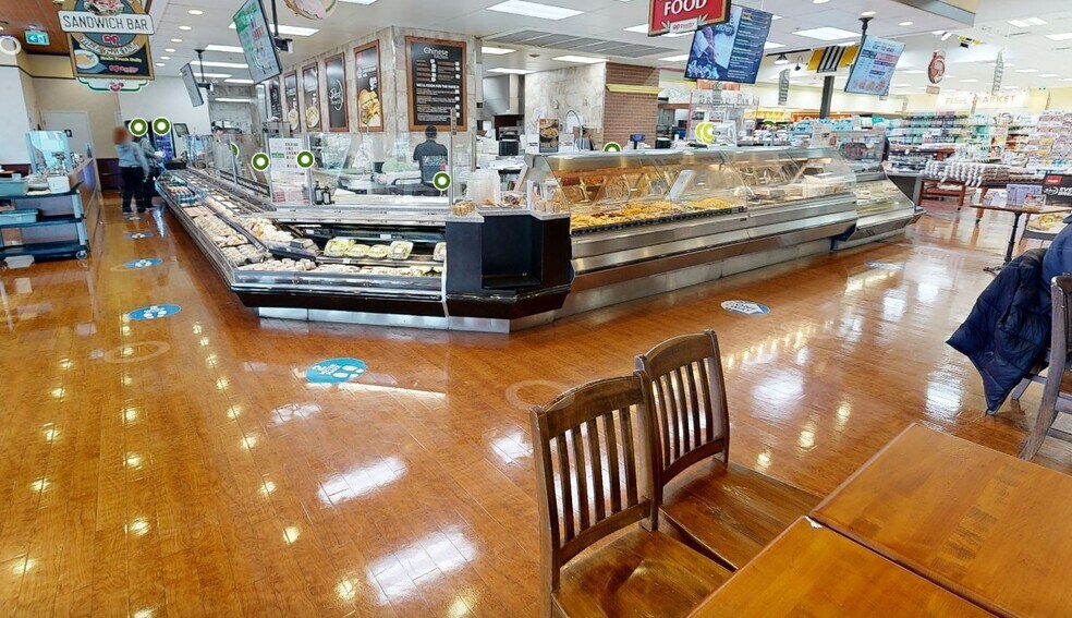 More Photos Of 5800 Turner Rd, Nanaimo Supermarket For Lease