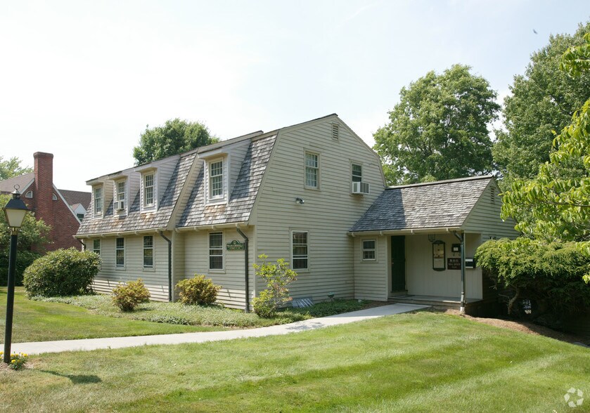 More Photos Of 381 Hubbard St, Glastonbury Loft Creative Space For Lease