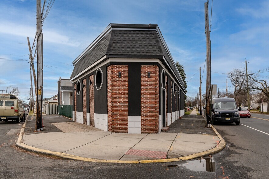 More Photos Of 305 N Stiles St, Linden Convenience Store For Lease