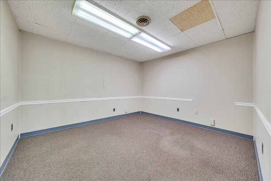 More Photos Of 356-358 Campbell Ave NW, Roanoke Office For Sale