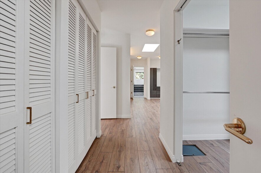 More Photos Of 4623 Hayvenhurst Ave, Encino Apartments For Sale