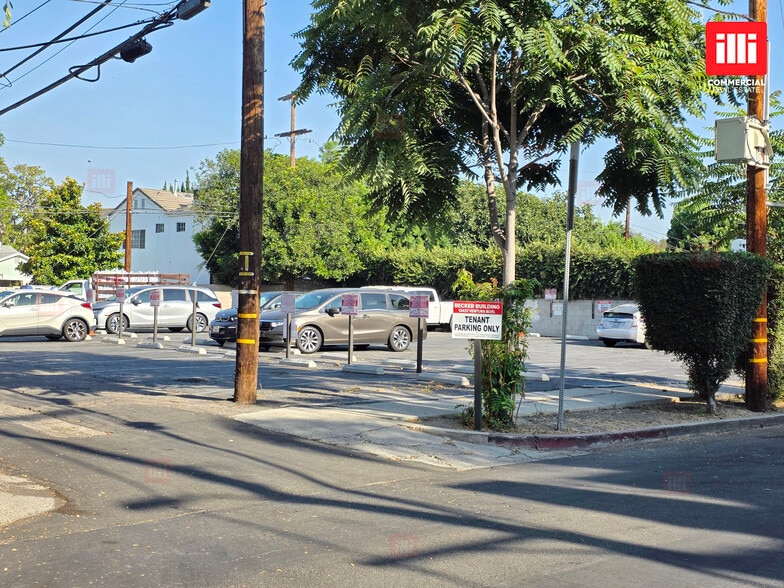 More Photos Of 13437-13447 Ventura Blvd, Sherman Oaks Storefront Retail Office For Lease