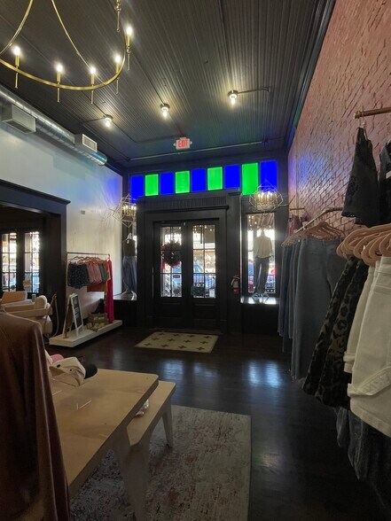 More Photos Of 126 N 8th St, Midlothian Storefront For Lease