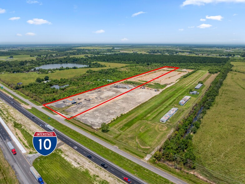 More Photos Of 21360 N Frontage Rd, Iowa Office Residential For Lease
