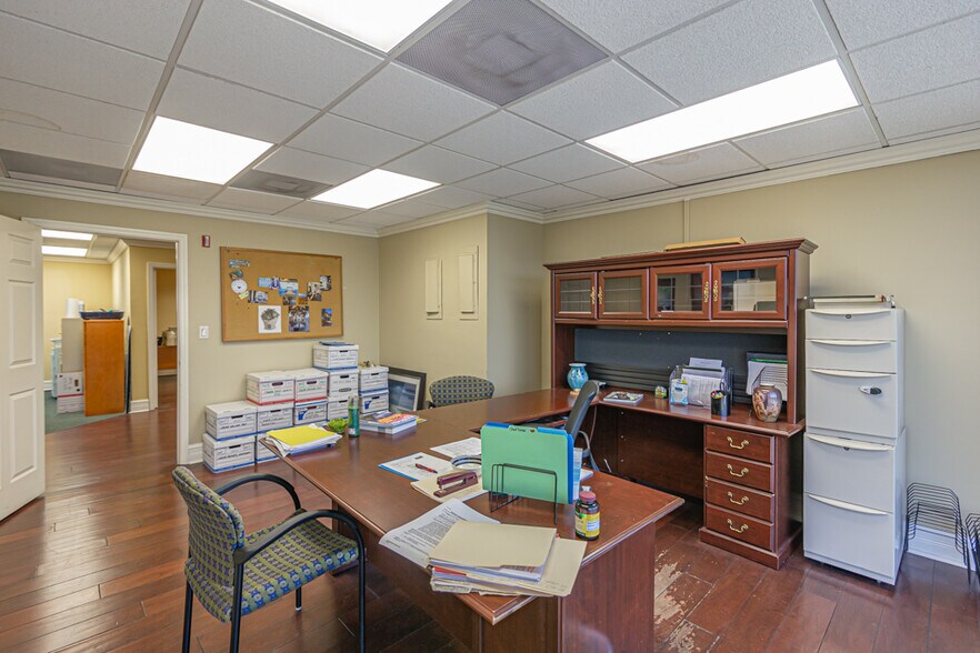 More Photos Of 2740 E Oakland Park Blvd, Fort Lauderdale Office For Sale