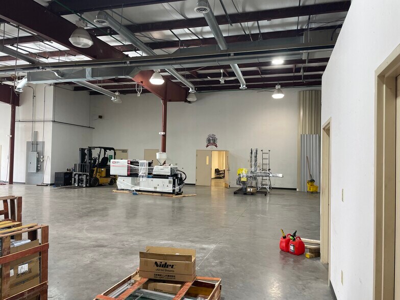 More Photos Of 400 Gargrave Rd, Dayton Warehouse For Sale