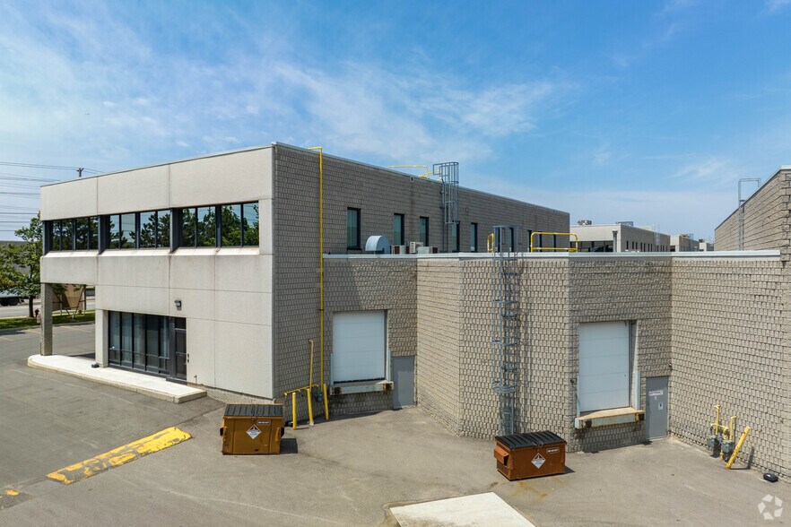 More Photos Of 6625 Tomken Rd, Mississauga Light Distribution For Lease