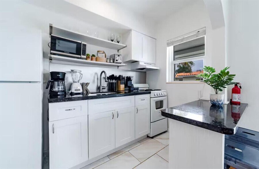 More Photos Of 2617 NE 13th Ct, Fort Lauderdale Apartments For Sale