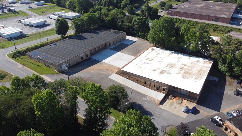 Primary Photo Of 3340 20th Ave SE, Newton Warehouse For Lease
