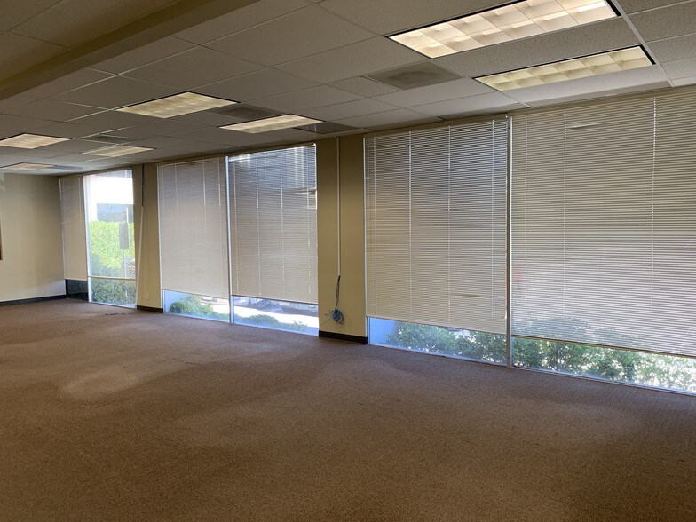 More Photos Of 444 Executive Center Blvd, El Paso Office For Lease