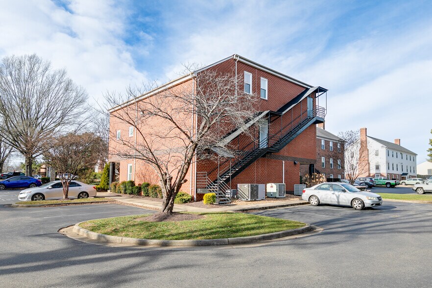 More Photos Of 7300 Hanover Green Dr, Mechanicsville Office For Sale