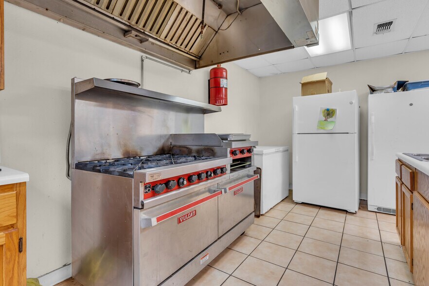 More Photos Of 727 4th St, Healdton Specialty For Sale