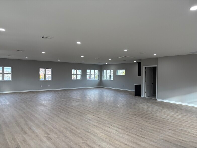 More Photos Of 408 Bethel Rd, Somers Point Office For Sale